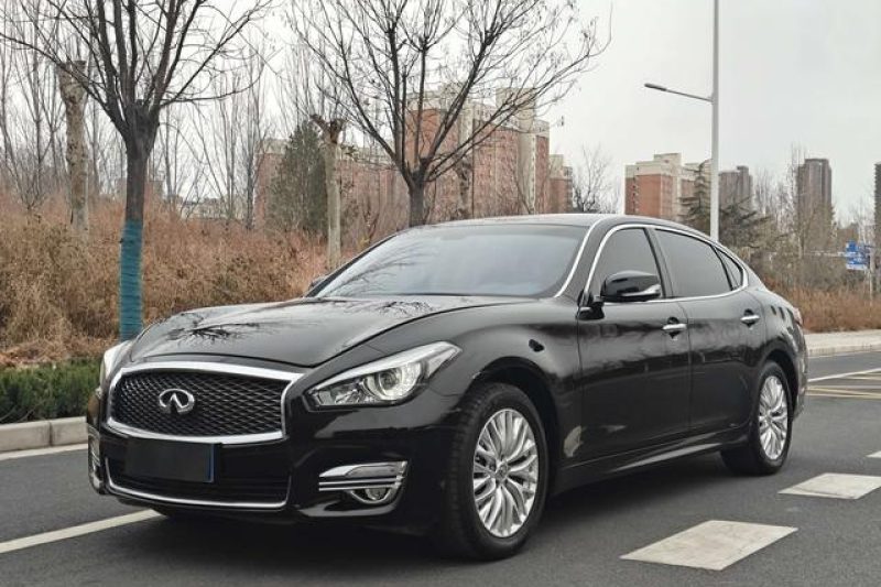 2019 Infiniti Q70L 2.0T бензиновый леворульный роскошный средне- и крупногабаритный подержанный автомобиль премиум-класса, поддерживающий экспорт на рынок Ближнего Востока