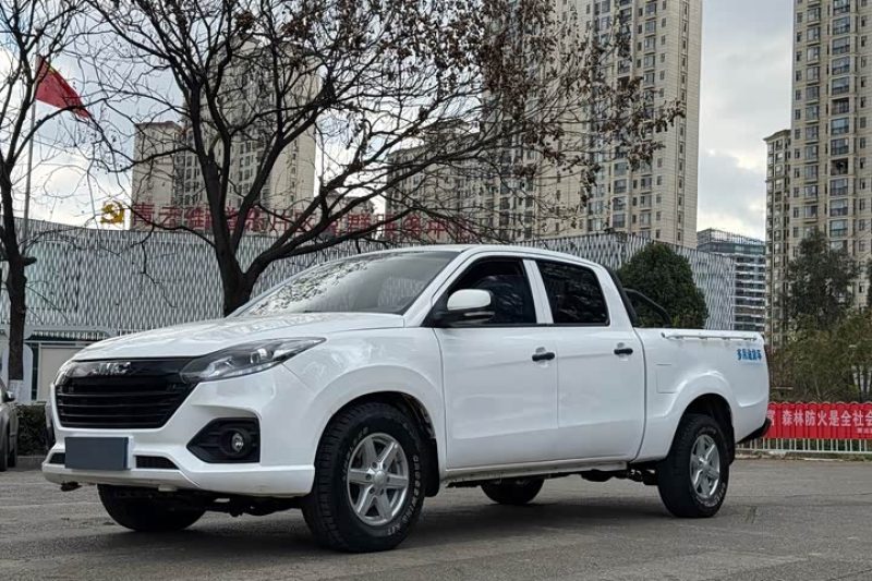 2022 Jiangling Baodian 2.5T Diesel 4WD Long Wheelbase Low Fuel Consumption, Powerful Performance Mid-Size Pickup Truck Left-Hand Drive Used Vehicle Export