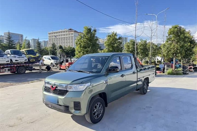 Multi-Purpose Fuel-Efficient 2021 Wuling Zhengtu 1.5L Progressive Edition Spacious Pickup Truck with Flat Cargo Bed Rugged and Durable Super Low Price Used Car Export