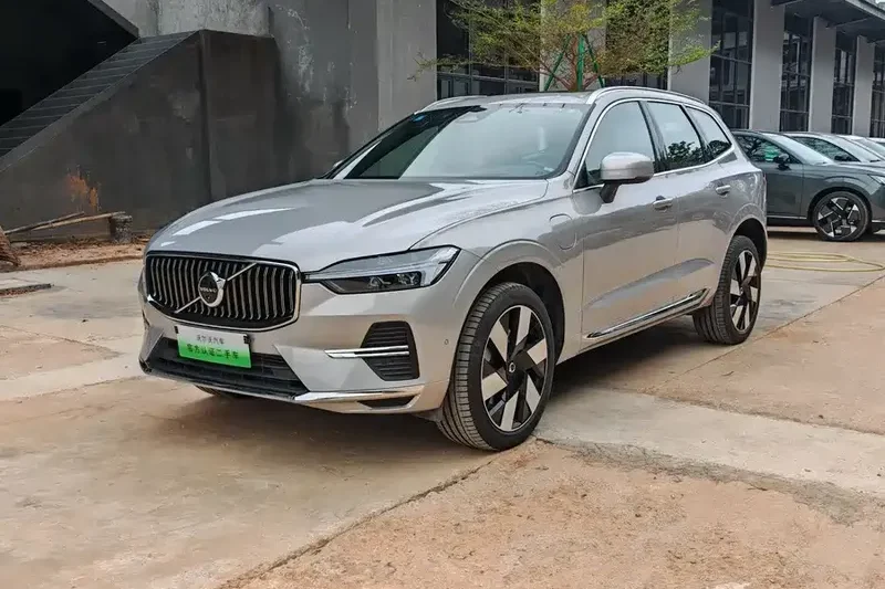 Used 2024 Volvo XC60 T8 Long Range SUV Confident All Wheel Drive Grip and Comprehensive City Safety System