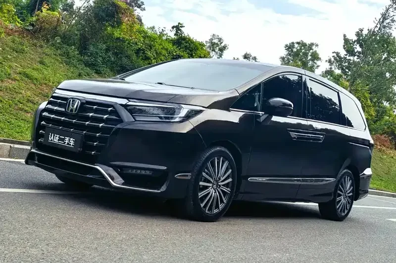 Used 2022 Honda Elysion 2.0L eHEV Luxury Edition MPV Hybrid Power and Comfortable Ride