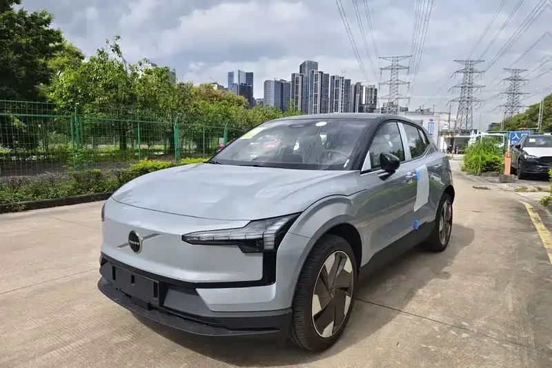2025 Volvo EX30 Electric SUV Power Tailgate with Position Memory and Electrically Adjustable Front Seats with Driver Memory Function